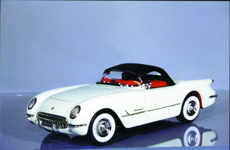 Mira 53 Chevy Corvette ivory